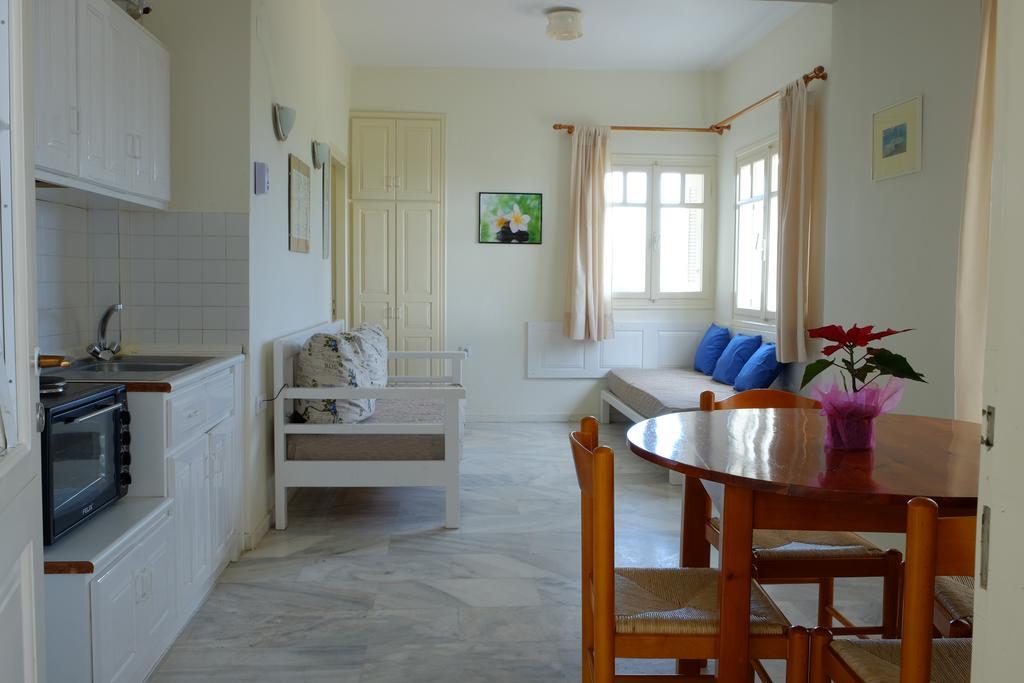 איסטרו Dialinas Apartments חדר תמונה